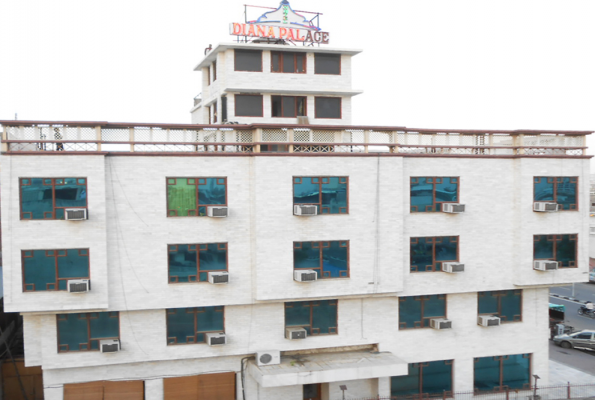 Hotel Diana Palace