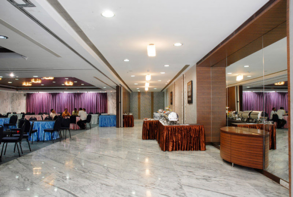 The Metropole Hotel 4