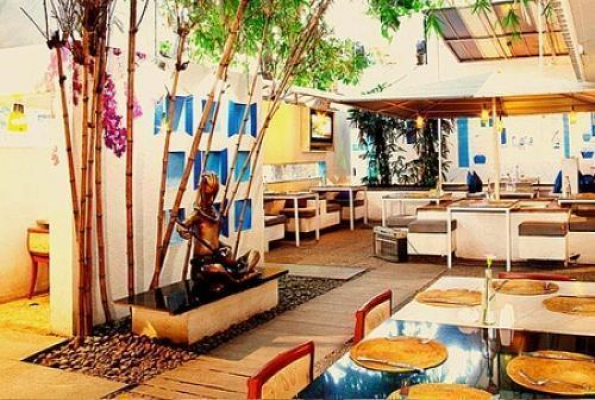 100 Feet Boutique Restaurant