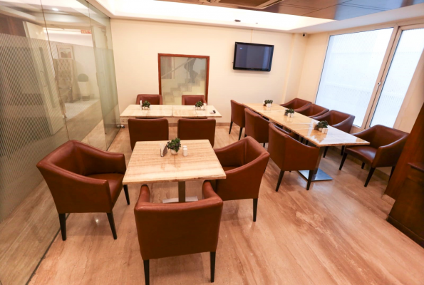 Alpina Hotel & Suites