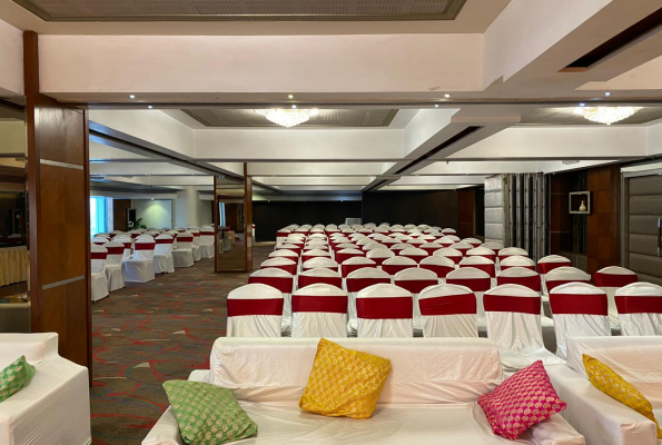 Peninsula Grand Hotel 2