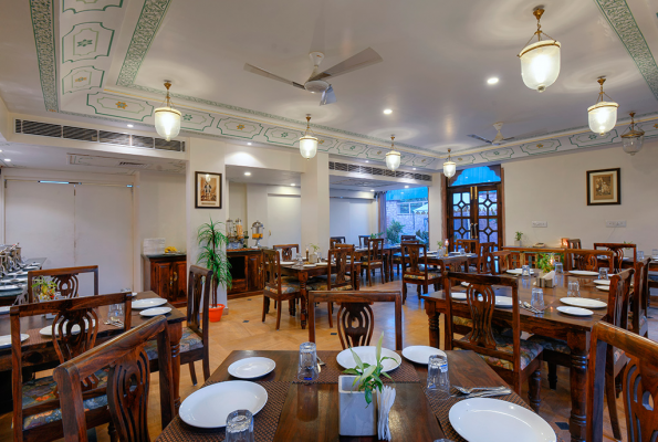 Treehouse Rajbagh Hotel