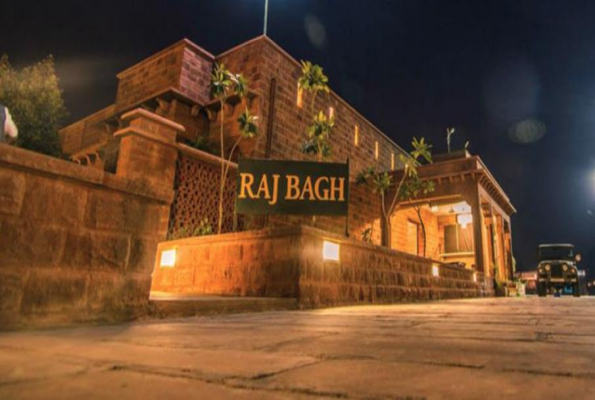 Treehouse Rajbagh Hotel 2