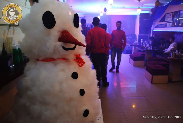 Three Pyramids Cafe And Bar