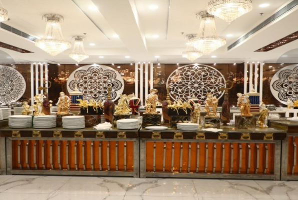 Oak Tree By Golden Plate