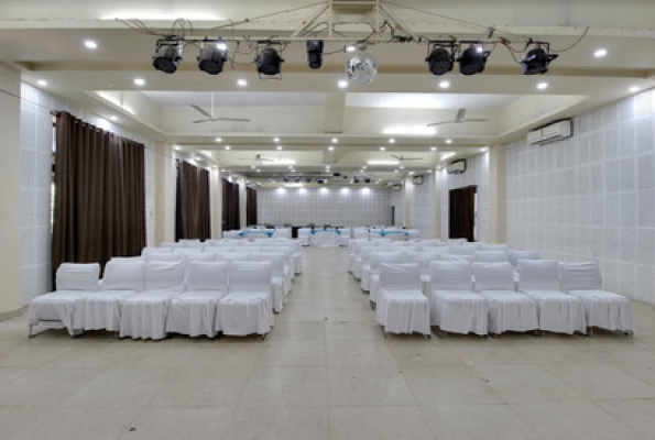 Wood Castle Spa And Resort