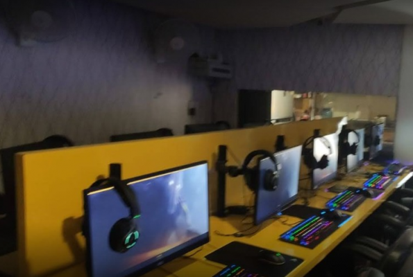 Play 360 Gaming Cafe 4