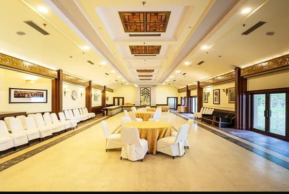 Hotel Woodville Palace