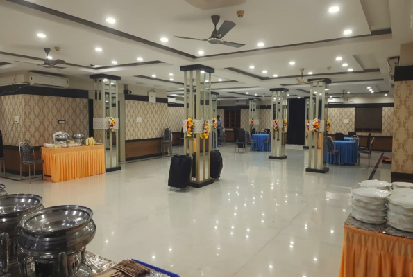 Royal Chetan Inn