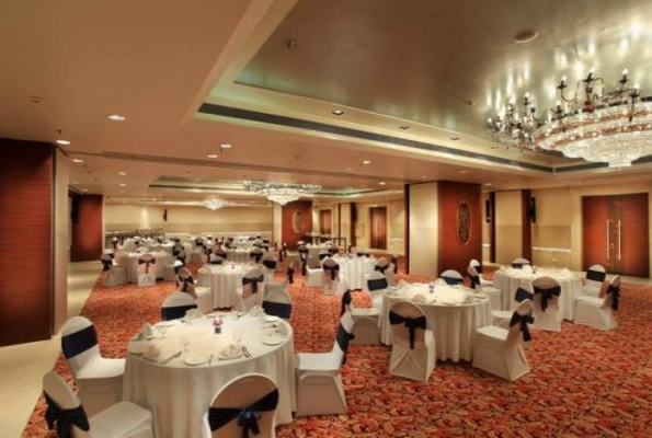 Mahagun Sarovar Portico Hotel